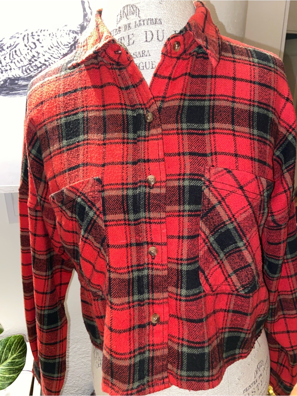 Ci Sono Red & Black Plaid Cropped Button-Down Shirt